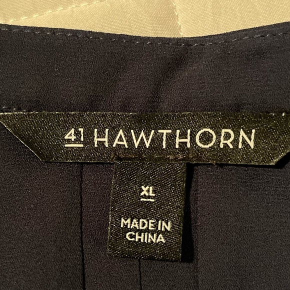 41 HAWTHORN Dark Blue Sheer Pleated Sleeveless Split/V-neck Neck Blouse Size XL - Picture 2 of 5